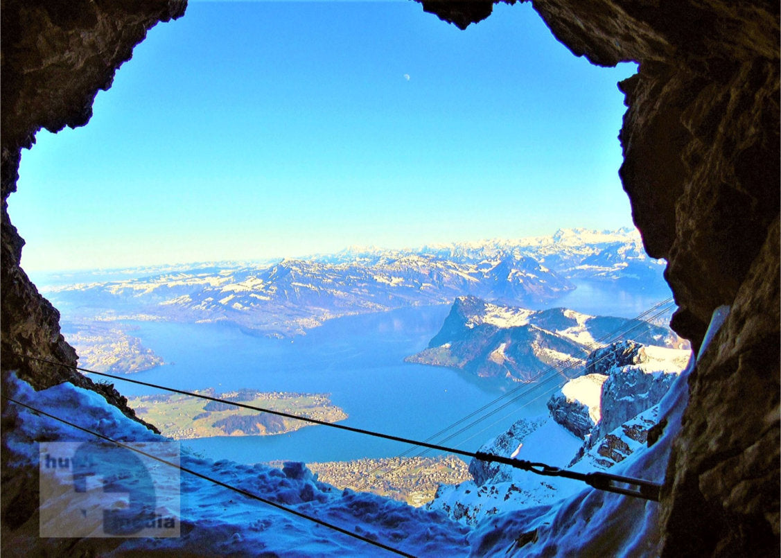 Pilatus – Blick durch das Felsenfenster | Digitales Foto