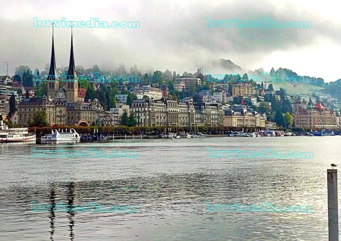 Luzern Seepromenade im Morgennebel – Digitales Foto