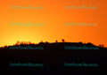 Sonnenuntergang über dem Hügel